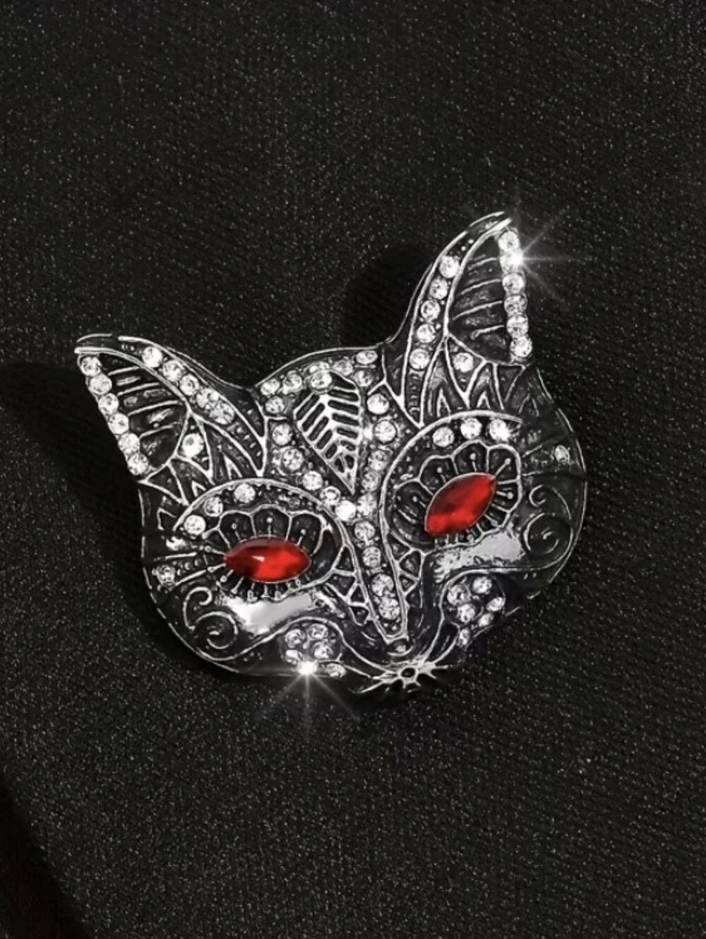 Kitty Cat Tiny Brooch NEW